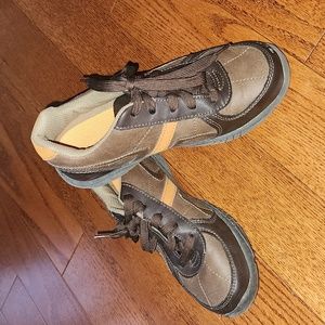 SmartFit dressy sneakers sz 4 1/2